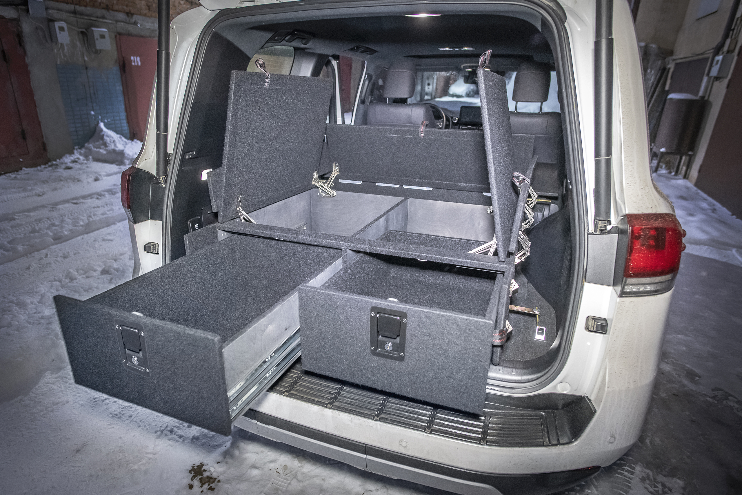 Органайзер в багажник для Toyota Land Cruiser 300 (2 выдв.ящика+клав.замки+спальник)