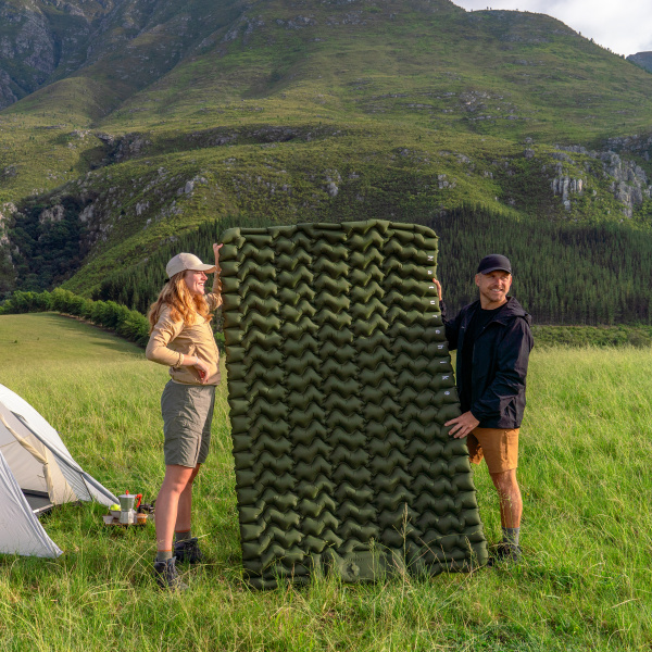 Коврик надувной Naturehike FC01 200х125х6,5 см, двойной, с насосом, зеленый