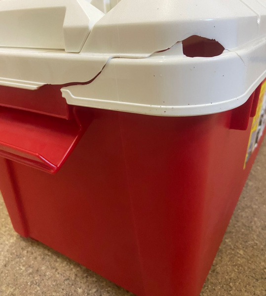 2 Ящик экспедиционный IRIS RV BOX 800 c двойной разделенной крышкой, WHITE/RED. 78,5x37x32,5 (уценка 2 Ящик экспедиционный IRIS RV BOX 800 c двойной разделенной крышкой, WHITE/RED. 78,5x37x32,5 (уценка