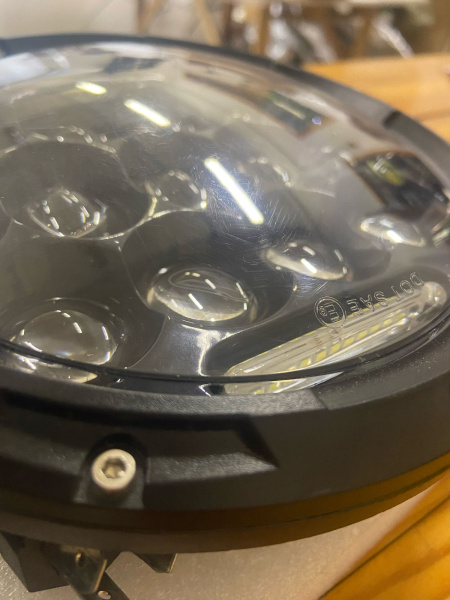 1 Фара светодиодная головного света УАЗ, НИВА 27W (уценка) 1 Фара светодиодная головного света УАЗ, НИВА 27W (уценка)