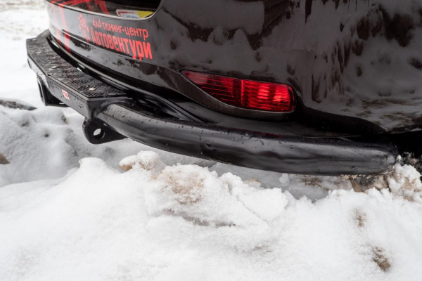 Бампер РИФ задний Toyota Fortuner 2015+ c квадратом под фаркоп