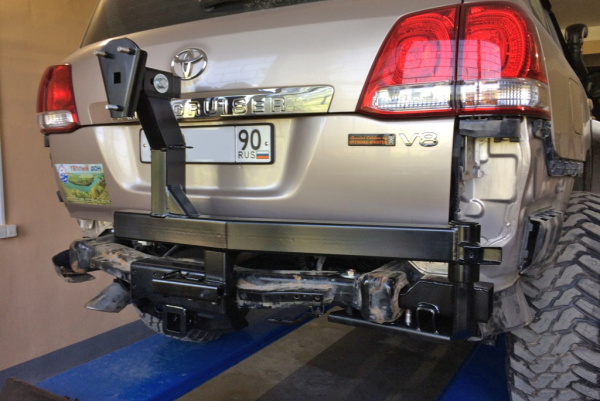 Калитка РИФ с квадратом под фаркоп в штатный задний бампер TLC 200