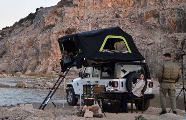 Палатка на крышу автомобиля Wild Land Voyager 160