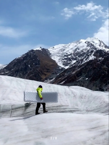 Коврик надувной Naturehike 196х64х12 см, серебристый карбон