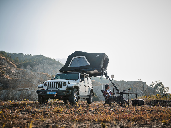 Палатка на крышу автомобиля Wild Land Voyager 250 Pro