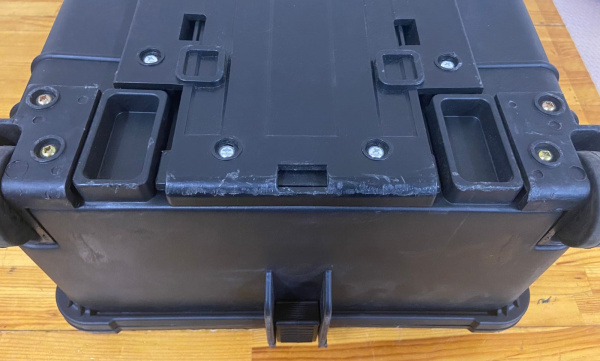 2 Кейс защитный ударопрочный РИФ 560х455х265 мм на колесах с телескопической ручкой (уценка)