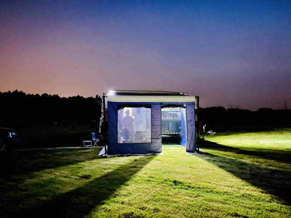 1 Стенки к автомобильной маркизе серии RIF5533 2,5х2,5 м