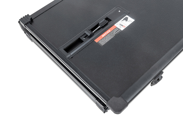 Крышка кузова РИФ для Dodge Ram 2009 с рембоксами, трёхсекционная 1763х1346 мм, алюминиевая, черная (5,8 ft)