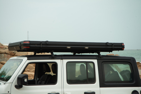 Палатка на крышу автомобиля Wild Land Desert Cruiser 120 Pro с лестницей