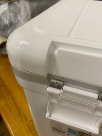 2 Термобокс SHINWA Holiday Land Cooler 22H белый (уценка)