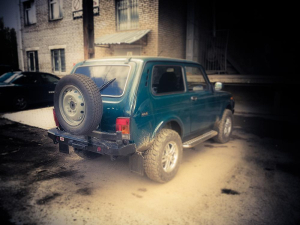 Бампер РИФ силовой задний ВАЗ Нива с квадратом под фаркоп, калиткой, фонарями, подсветкой номера