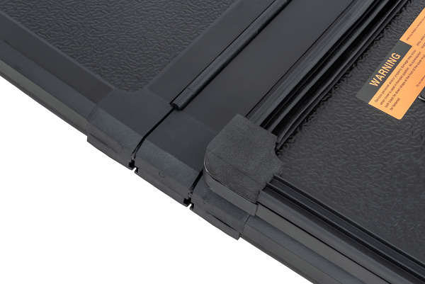 Крышка кузова РИФ для Dodge Ram 2015 с рембоксами, трёхсекционная 2000х1346 мм, алюминиевая, черная (6,5 ft)