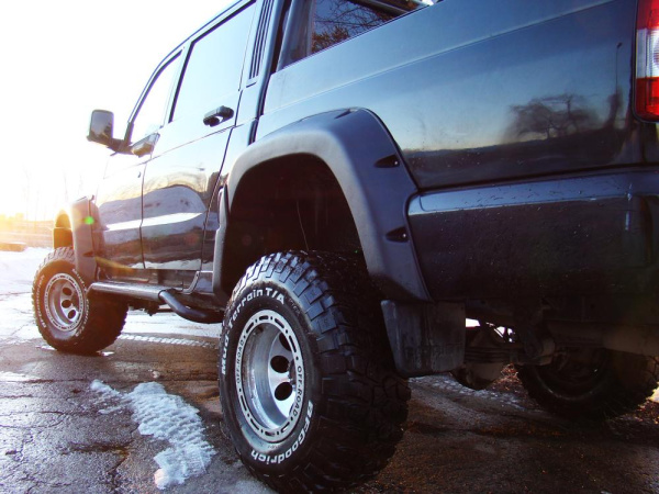 Расширители колёсных арок УАЗ Патриот пикап (с накладками на передний бампера)