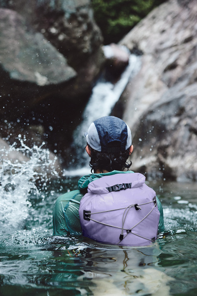 4 Рюкзак туристический Naturehike 18 л, ПВХ, фиолетовый