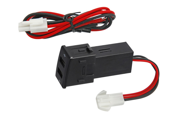 Розетка USB 3,1A для isuzu 40x22