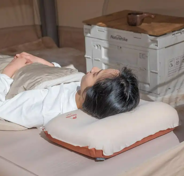 Подушка самонадувающаяся Naturehike 46x30x17см, бежевая